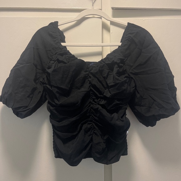 Cute Black Ruched Gap Top - Picture 1 of 1